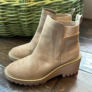 Nicole Miller Tan Suede Booties Size 7